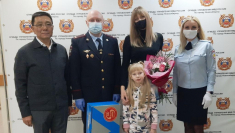 Начальник Госавтоинспекции города Новосибирска поздравил лауреата Всероссийского конкурса «#РисуюСИМ»